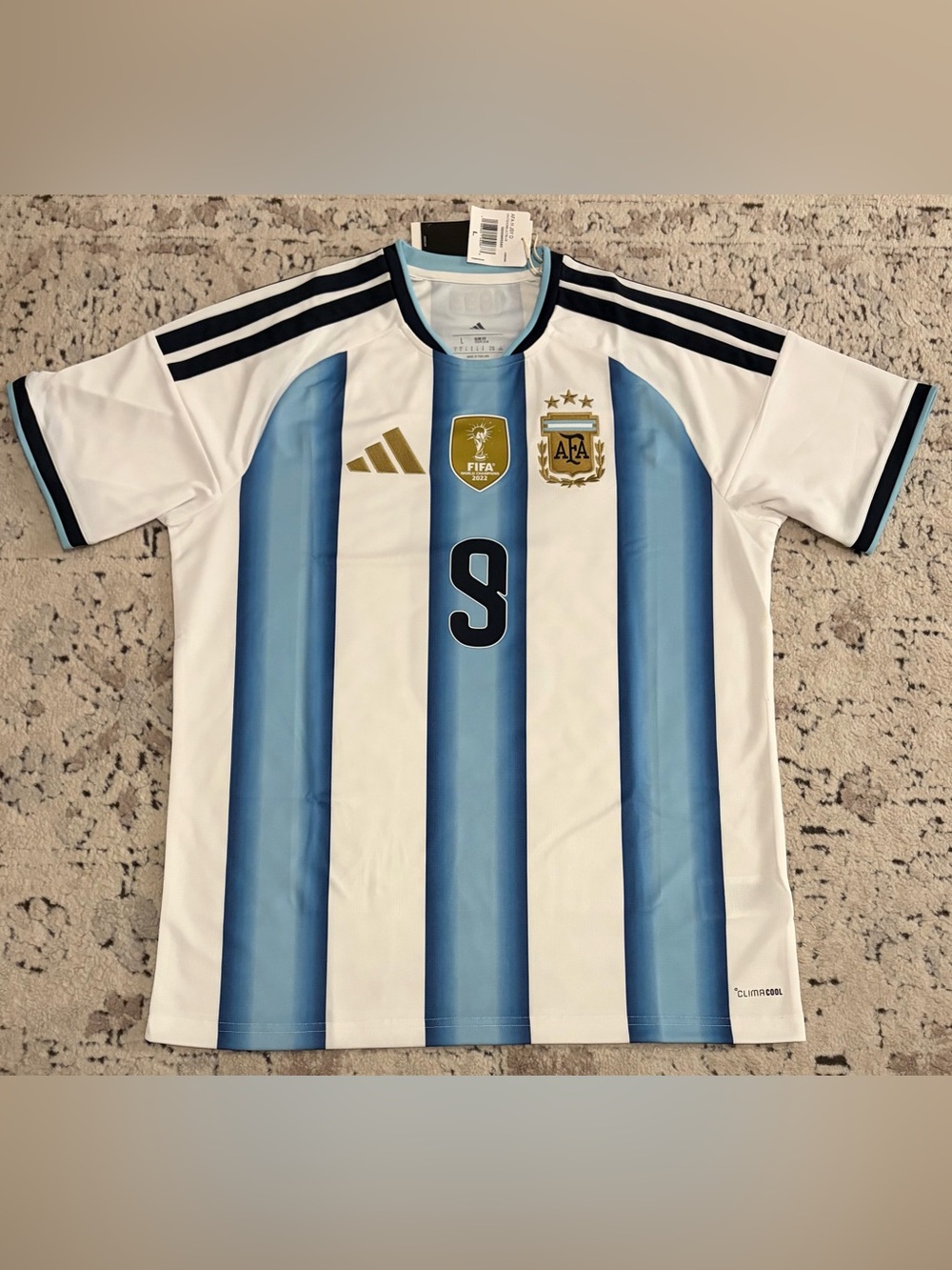 Adidas Official 2026 Argentina Team Julian Alvarez #9 JM8396 Jersey Men’s Sz: L